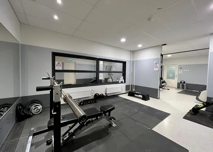 Suite - King Size Bed - Gym&Wifi - Indoor Parking