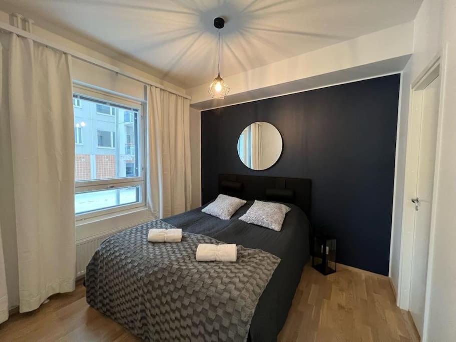 - King Size Bed - Gym&wifi - Indoor Parking Lejlighed