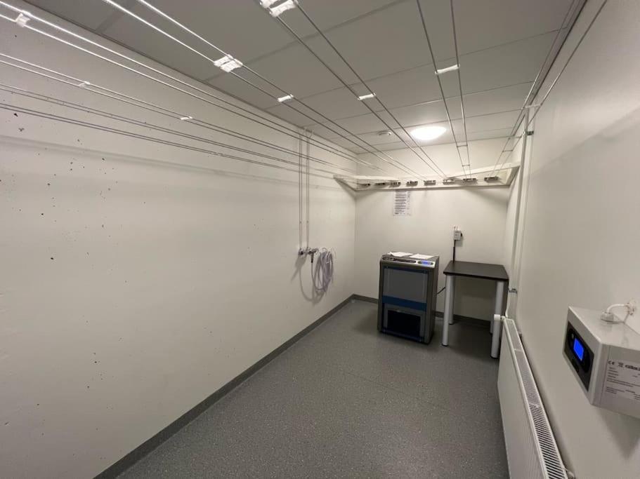 - King Size Bed - Gym&wifi - Indoor Parking Lejlighed