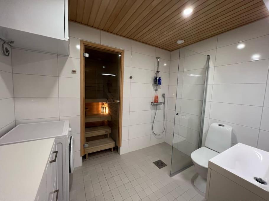 - King Size Bed - Gym&wifi - Indoor Parking *