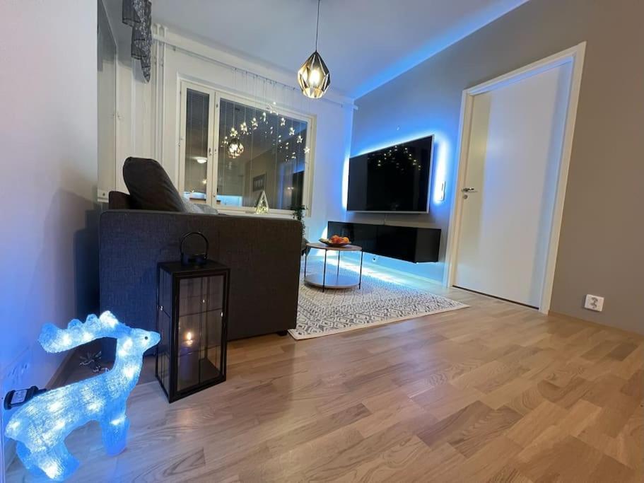 - King Size Bed - Gym&wifi - Indoor Parking