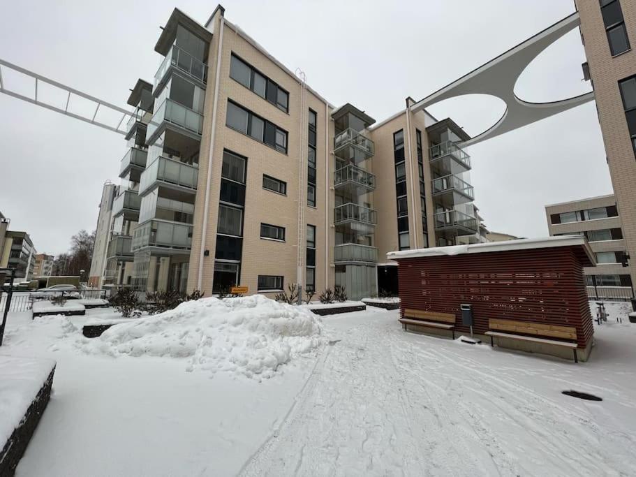 - King Size Bed - Gym&wifi - Indoor Parking